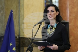 Изложба - "Солидарни с Украйна! Ужасът на войната срещу Украйна в снимки и детски рисунки"