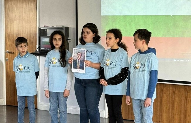 Ученици от училище „Зора“ в Бейзингстоук рецитираха „Обесването на Васил Левски“