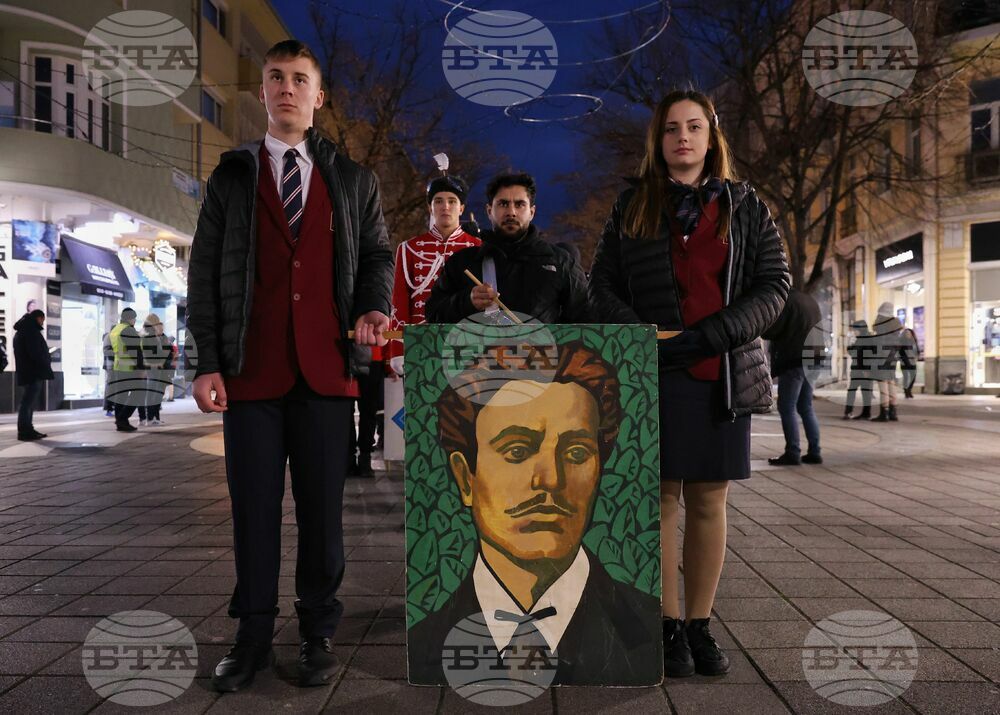 Възпитаниците на 15 училища от Бургас са заявили участието си във факелно шествие в памет на Васил Левски
