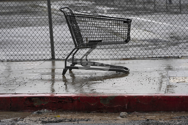 Инициативата за бойкот на търговската мрежа в Косово продължава, но спадът в оборота на магазините е сравнително лек