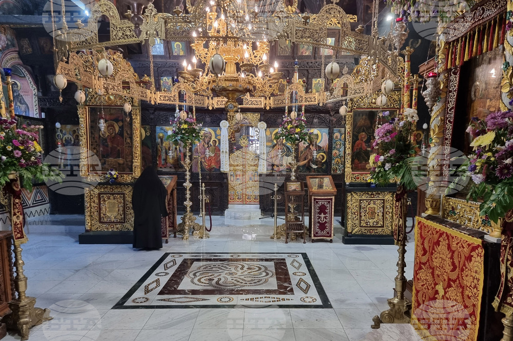 Село Орешак - Троянски манастир - панихида