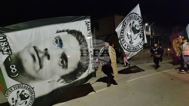 Ловеч - факелно шествие в памет на Васил Левски