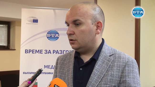 Според Илхан Кючюк единственият начин да се спре потокът на фалшиви новини и интерпретацията на исторически събития е диалог между България и Република Северна Македония