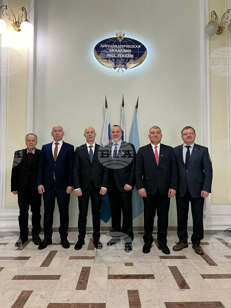 Vazrazhdane MPs Visit Moscow on Invitation of Putin's United Russia Party