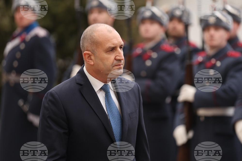 Не мога да коментирам кой ще бъде външен министър, решението трябва да бъде взето от управляващата коалиция, каза Румен Радев за ротацията