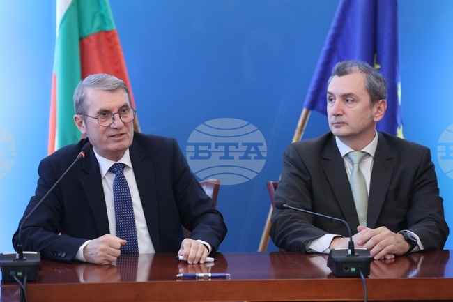 Министерство на здравеопазването - анекси - подписване 