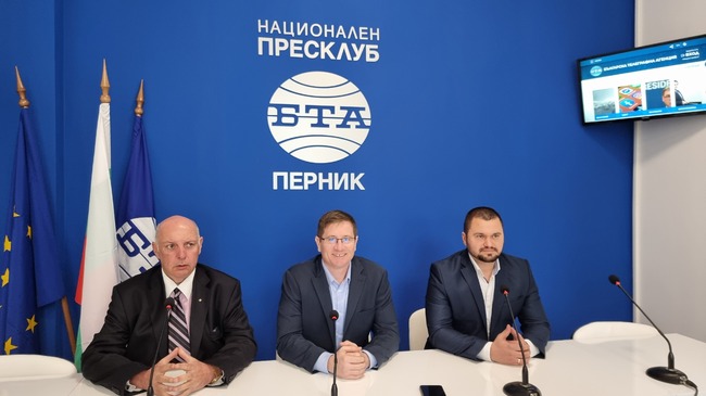 За проблем с промяната на общински земеделски земи и превръщането им във фотоволтаични паркове, алармираха от ПП "Възраждане" в Перник