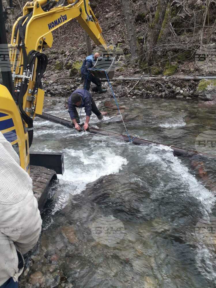 Екипи на "Кюстендилска вода" са отстранили тежка авария, оставила без вода 180 абонати