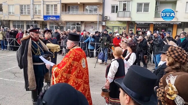 Русе отбеляза 146 години от Освобождението си с историческа възстановка и молебен