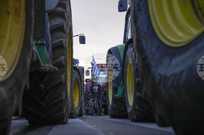 Гръцкият министър на защитата на гражданите предупреди земеделците да не блокират гранични пунктове и пристанища