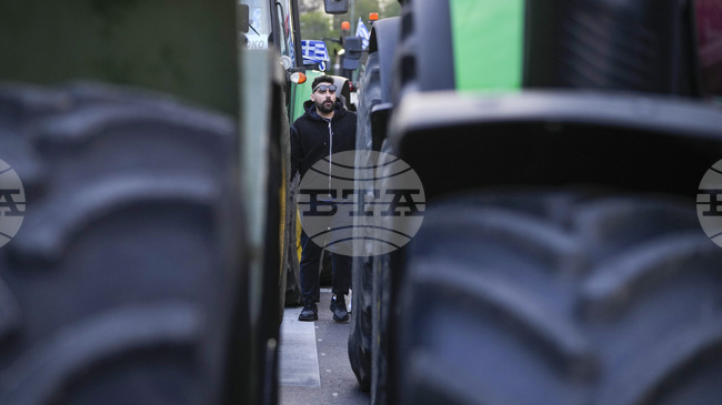 Фермерските протести в Гърция се разрастват с нови пътни блокади, очаква се днес да затворят граничен пункт Промахон