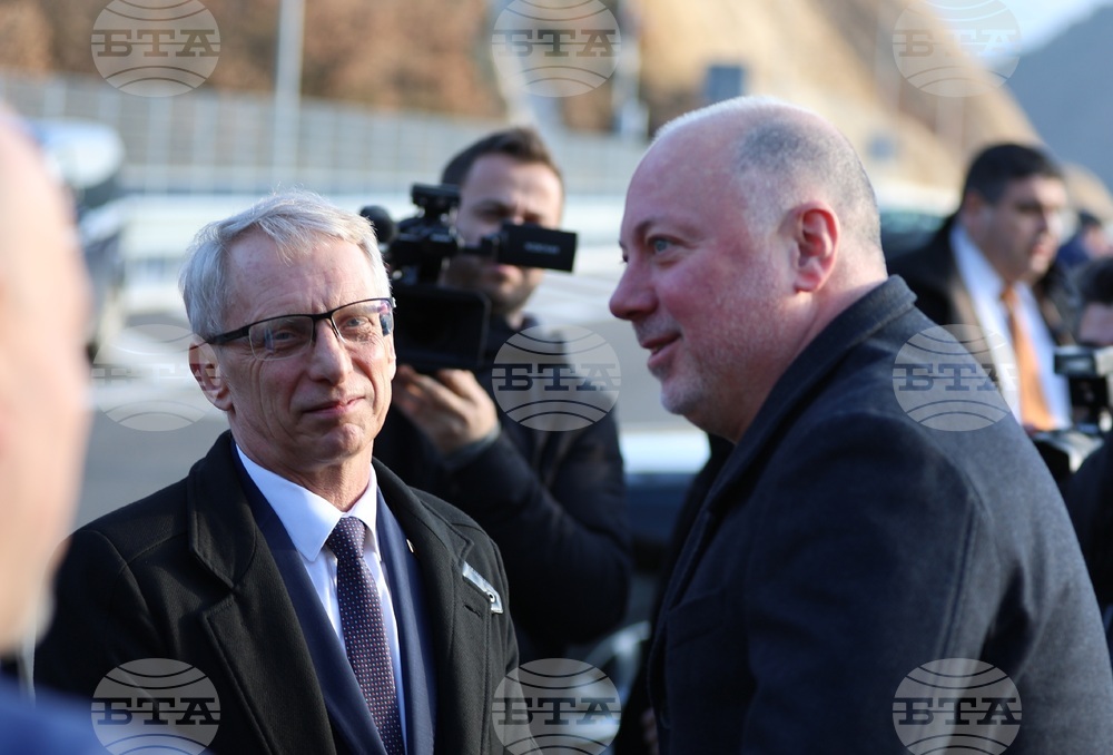 Благоевград – АМ Струма – тунел „Железница“ – пускане на движението