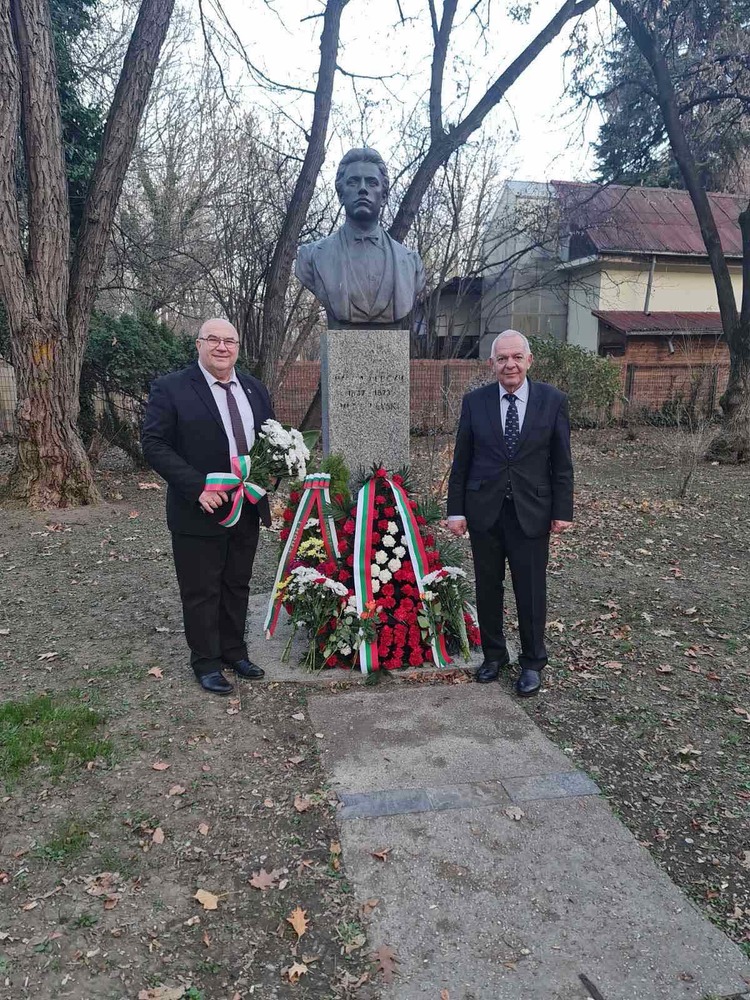 Община Русе: Заместник-кметът Енчо Енчев почете паметта на Васил Левски в Букурещ