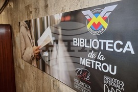 Румъния - Букурещ - метро - книги