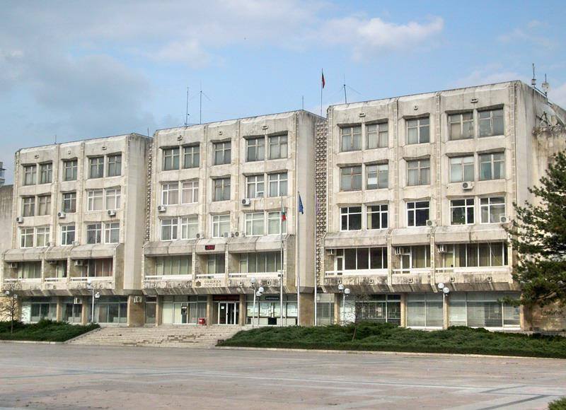 Договор за изготвяне на проекти за изграждане и възстановяване на три спортни площадки сключи община Попово