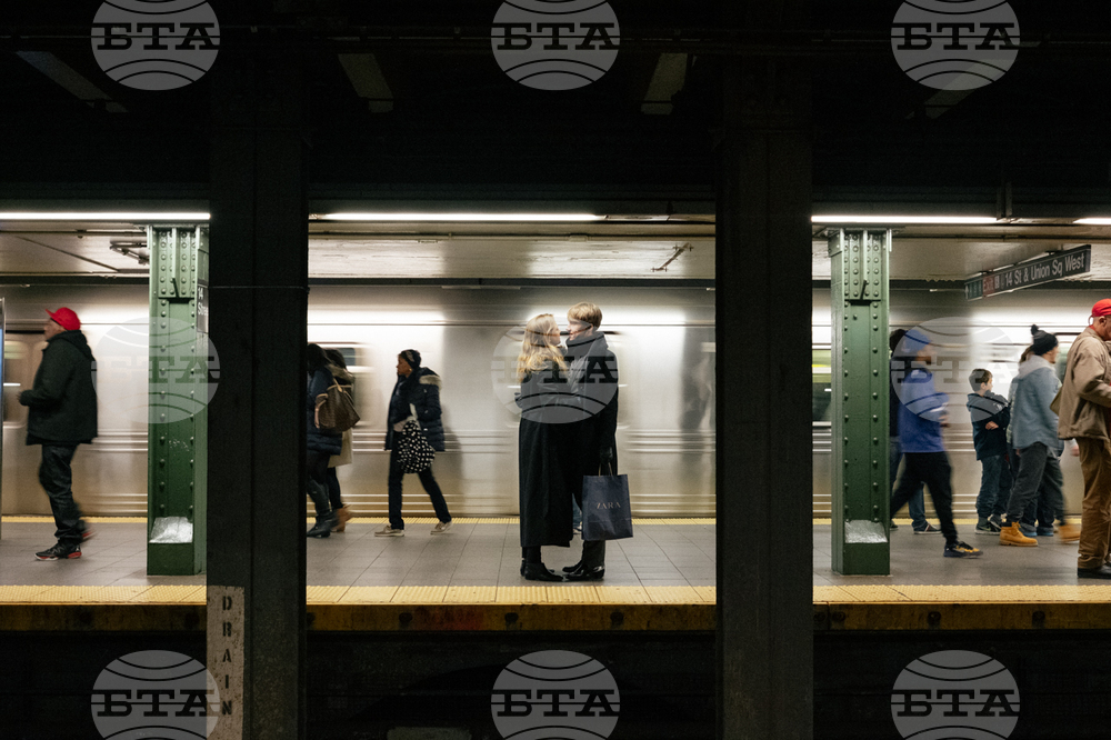 Photo Exhibition from NYC Subway Opens at Synthesis Gallery