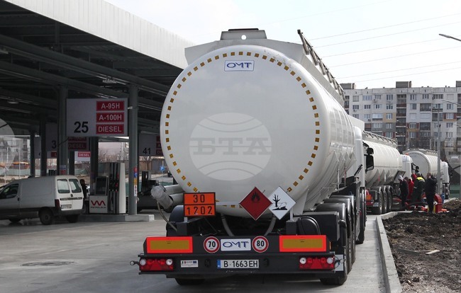 Окръжна прокуратура-Пловдив повдигна обвинения на двама мъже за източване на държавния бюджет от неплатени акцизи за гориво