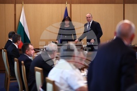 Румен Радев - Национална кръгла маса „Иновациите – възможности пред България“