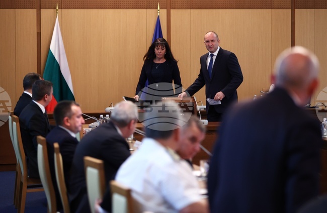 Румен Радев - Национална кръгла маса „Иновациите – възможности пред България“