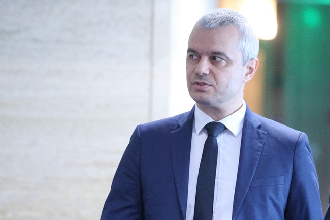 Vazrazhdane Leader Says Double Standards Applied Once Again in Bulgaria's Foreign Policy