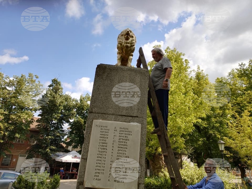 В Болярово реставрираха паметник на загинали във войните