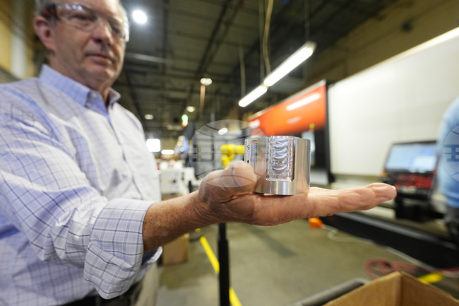 Производството в САЩ отбелязва най-силен ръст от 2022 г. насам, разходите за суровини се повишават, отчита индекс 