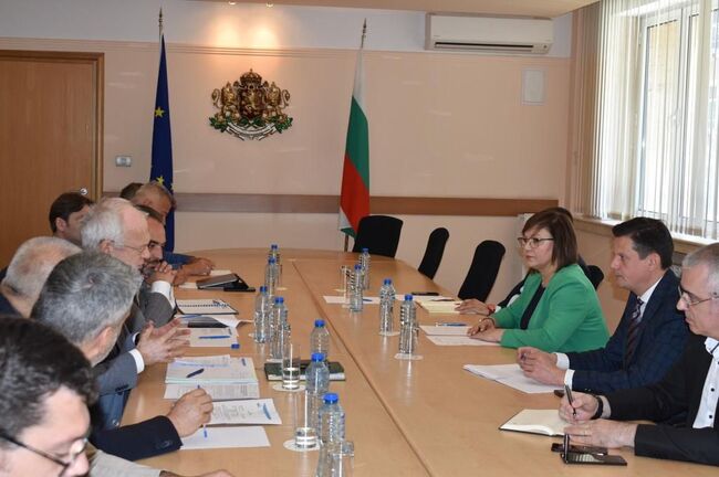 Нинова на среща с работодателите: Имаме рекорден ръст на промишлено производство и очакваме да вдигате заплатите