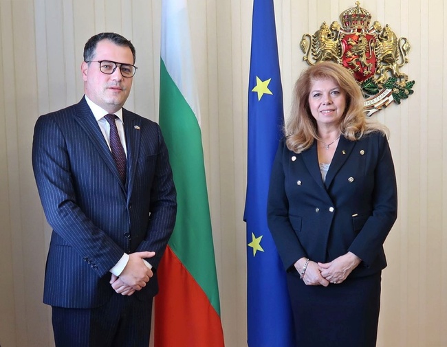 Вицепрезидентът Илияна Йотова разговаря с новия посланик на Косово Хаджи Байрактари