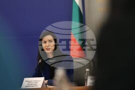 Министерски съвет - домашно насилие - съвет - Мария Габриел