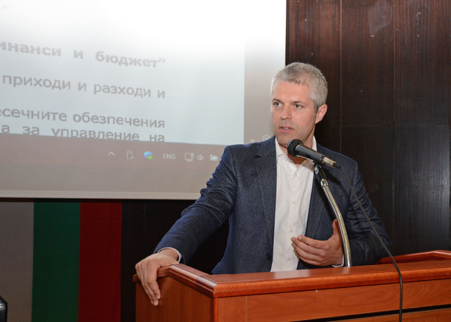 Кметът Благомир Коцев: Във Варна още има Коледна украса, защото в наследения договор от предходната администрация изобщо не е предвидено тя да се демонтира