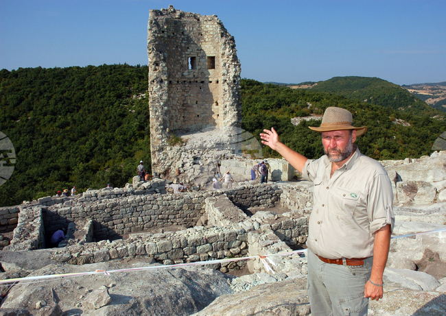 Археологът проф. Николай Овчаров