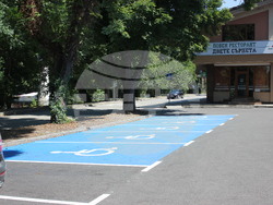 открит паркинг, паркомясто, инвалид парко място 