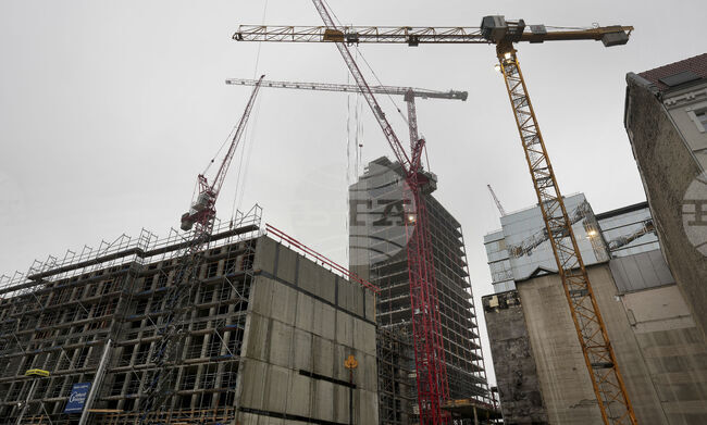  Бизнесът на част от строителните компании в Германия се подобрява през март, отчита проучване