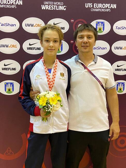 Олга Попова остана пета на европейското първенство по борба за кадетки, други две българки ще спорят за бронзови медали 