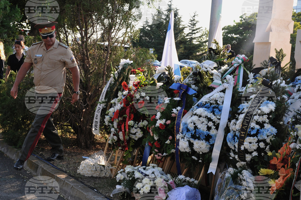 Бургас - летище - годишнина от терористичен акт - възпоменателна церемония