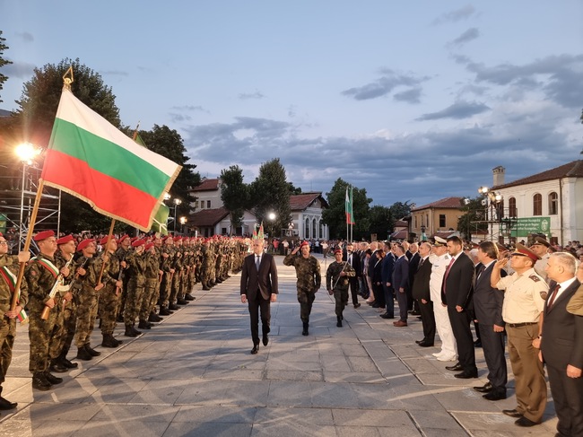 Президентът Румен Радев участва в Карлово в честванията, посветени на 185 години от рождението на Васил Левски