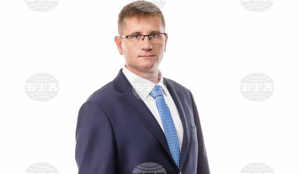 Димо Дренчев от „Възраждане“: Евробюрократите искат да дадат финансите на обикновения човек в ръцете на дигиталните гиганти