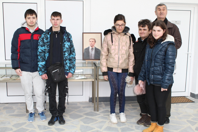 РЦПППО – Разград: Урок за паметта, преклонението и традициите проведоха учениците със СОП в ПГ ХТБТ „Мария Кюри“ в Разград