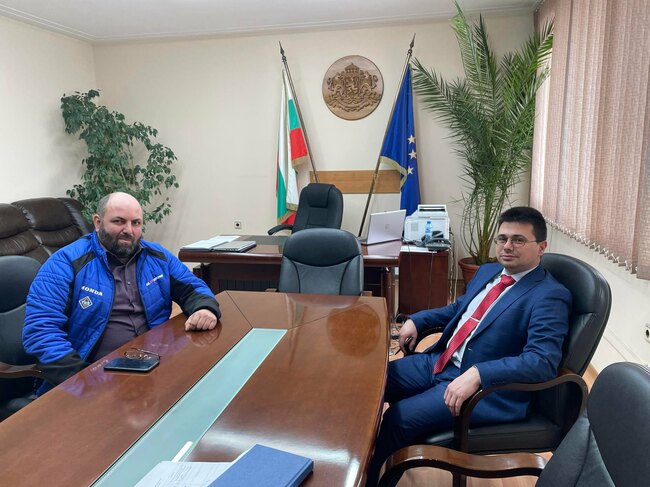 Областният управител на Видин става патрон на поредица от автомобилни състезания, които ще преминат под надслов "Да спрем войната по пътищата"