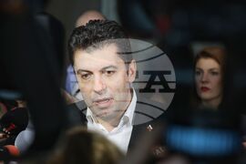 Парламент - Кирил Петков - брифинг