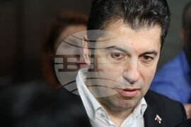 Парламент - Кирил Петков - брифинг