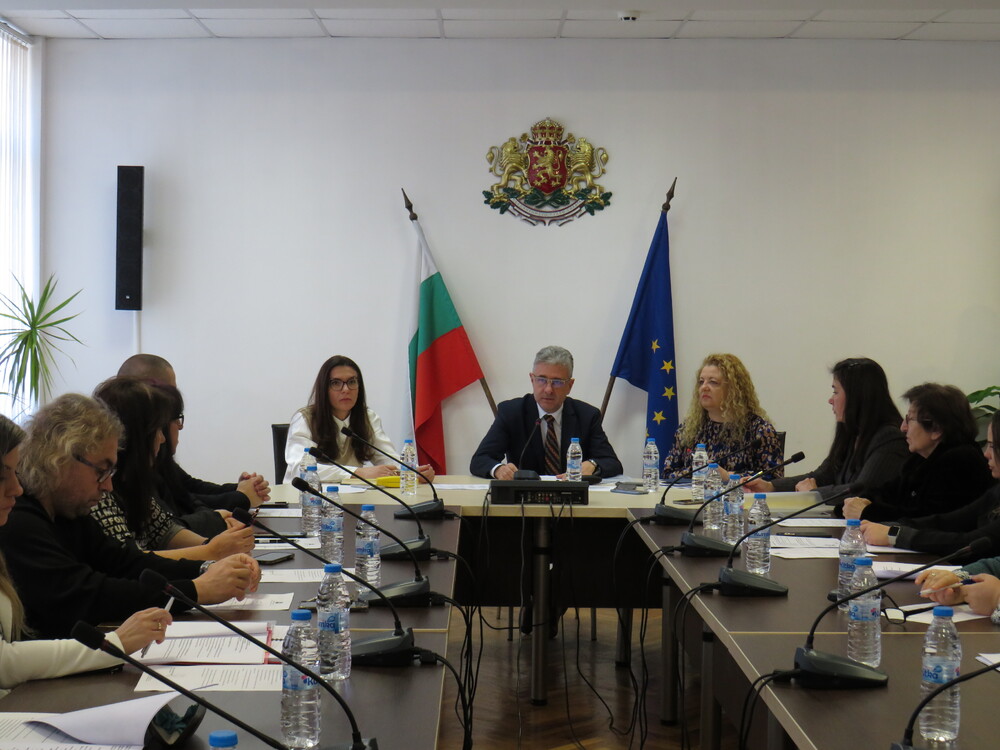 Областна администрация Шумен: Държавният план-прием в училищата в област Шумен за следващата учебна година беше одобрен от Постоянната комисия по заетостта 