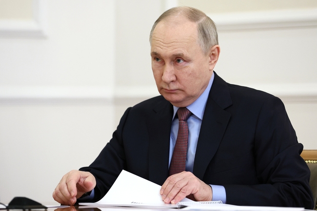 Путин каза, че изказването на Байдън за "откачен кучи син" показва защо Кремъл го предпочита за президент на САЩ