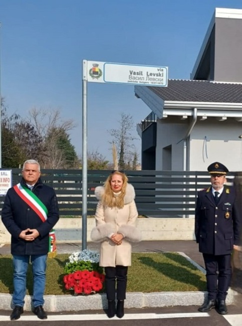 Генералното консулство на България в Милано почете годишнината от гибелта на Васил Левски в италианския град Болгаре