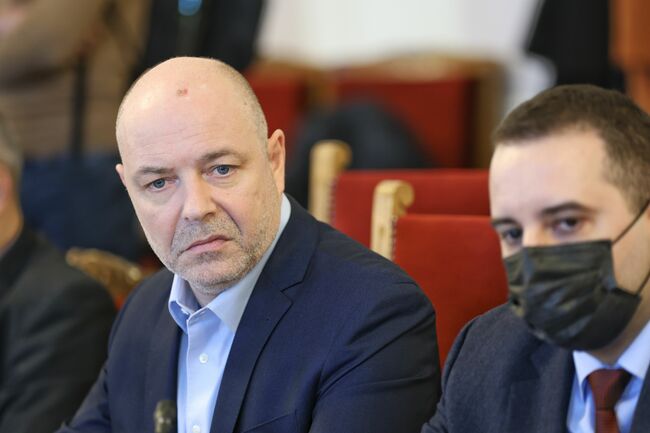 Трябва да се ограничи използването на електрически тротинетки нощем и да се редуцира скоростта им, смята проф. Николай Габровски