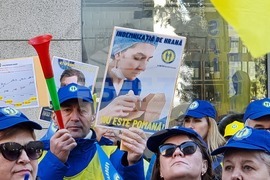 Румъния - протест - лекари - медицински сестри