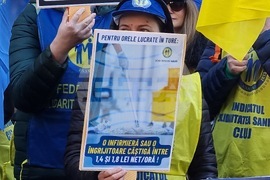 Румъния - протест - лекари - медицински сестри