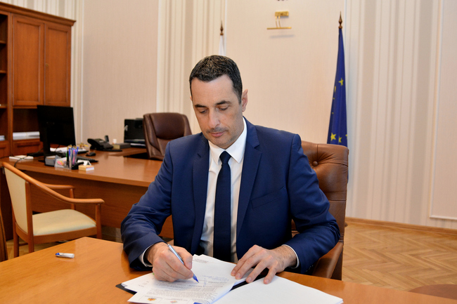 Министерство на транспорта и съобщенията: Започва производството на първите девет маневрени локомотива по Плана за възстановяване и устойчивост 