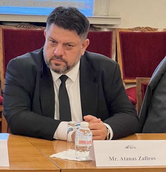 Атанас Зафиров: Сглобката буди дълбоко омерзение. Изходът е оставка и избори