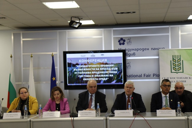 Министерство на земеделието и храните: Влиянието на климатичните промени върху околната среда и земеделието обсъдиха екипът на МЗХ и представители на научните среди